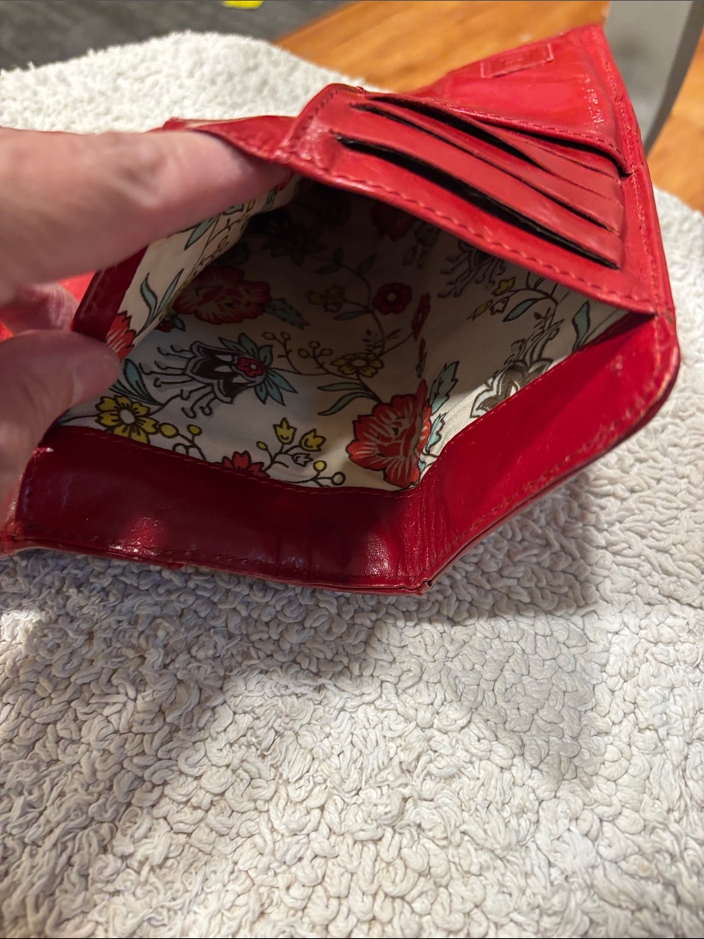 HOBO  International Vintage Red Women's 100% Leather Wallet with Magnetic Snaps - Picture 3 of 10